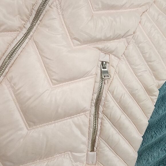 Clavin Klein Light Pink Quilted Vest with Zipper - Picture 6 of 9